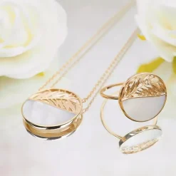 Collier femme plaqué or nacre - UW3Y0445