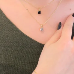 Collier Simple Square Or